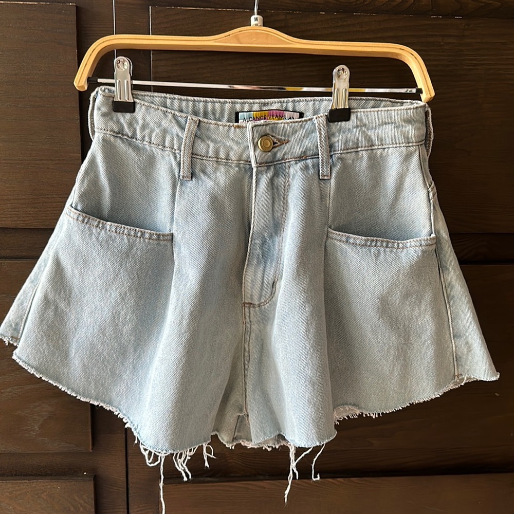 Alcance vintage flared shorts